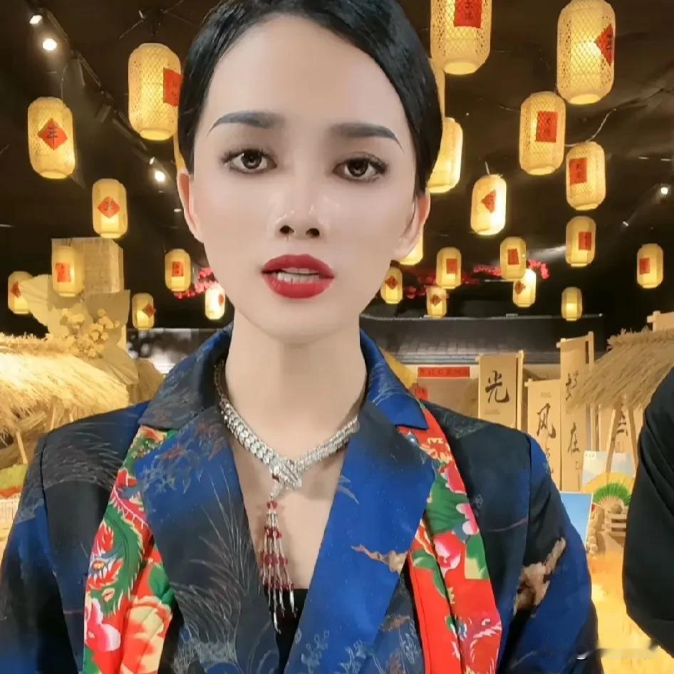 倾城雅安娜逼得蛋蛋下播
蛋蛋和倾城雅安娜同点带货，蛋蛋卖货总榜总在倾城雅安娜之下