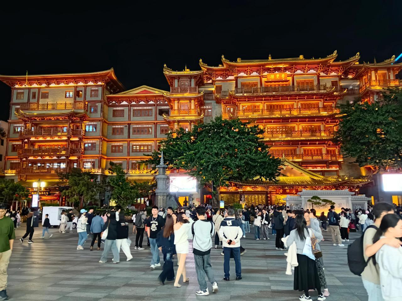 请用一张图证明你来过广州北京路步行街 夜景 城市里的烟火气 广州dou知道