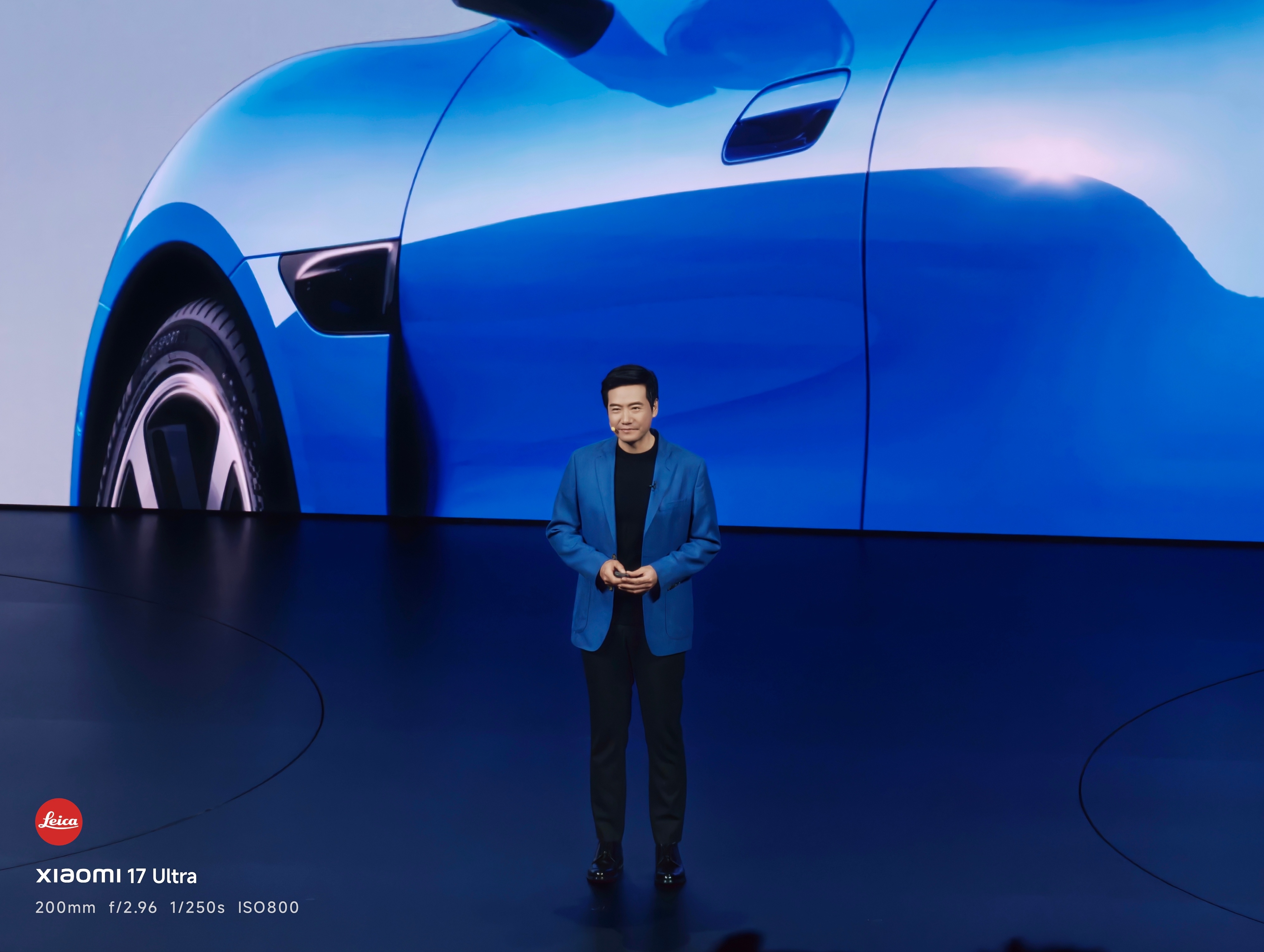 小米新SU7 发布会现场直拍，雷总帅成啥了？