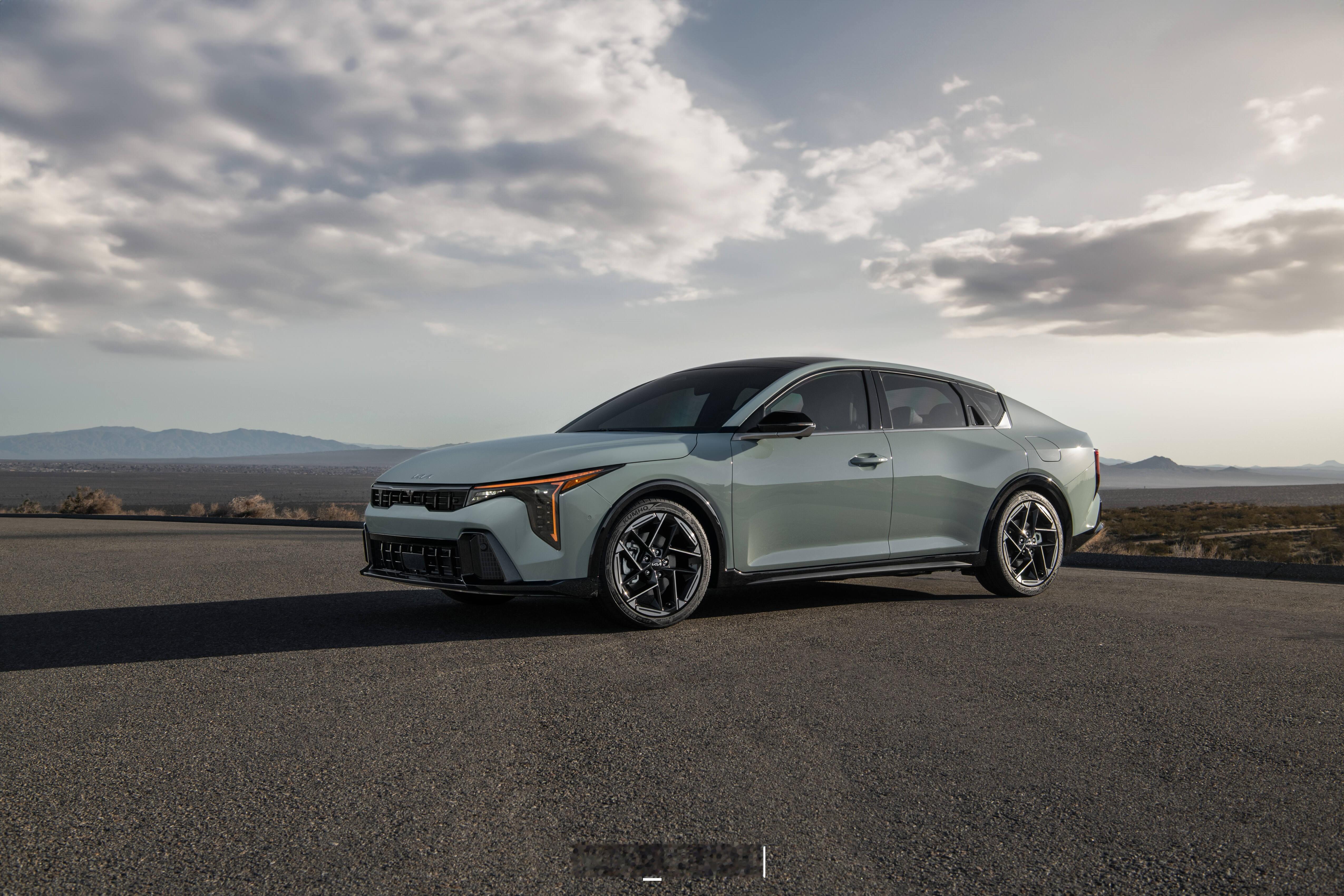 2026款起亚K4 【高清原图看新车】附上一组2026款起亚K4高清原图 