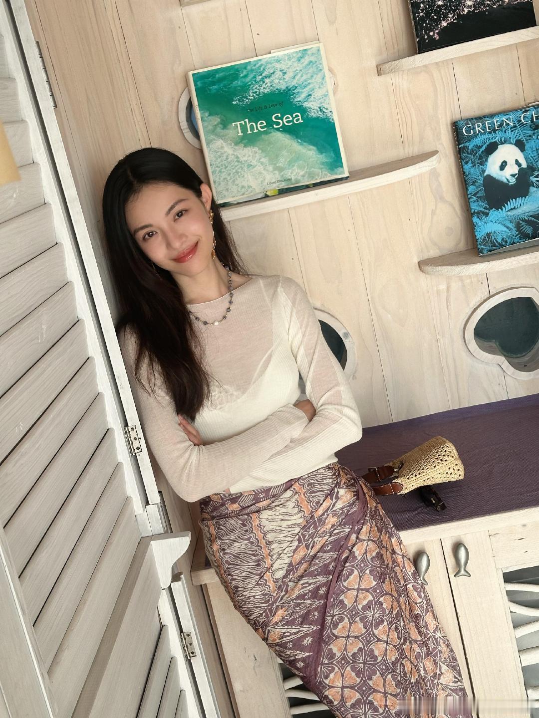 化妆师夸钟楚曦会改妆能让专业化妆师在线夸奖，钟楚曦这改妆能力是真可以。华天崎说她