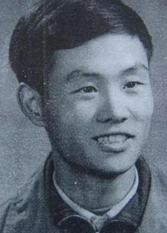 1970年，一知青因一首歌判死刑，被公审后，审判员给他的宣判竟然是“有期徒刑10