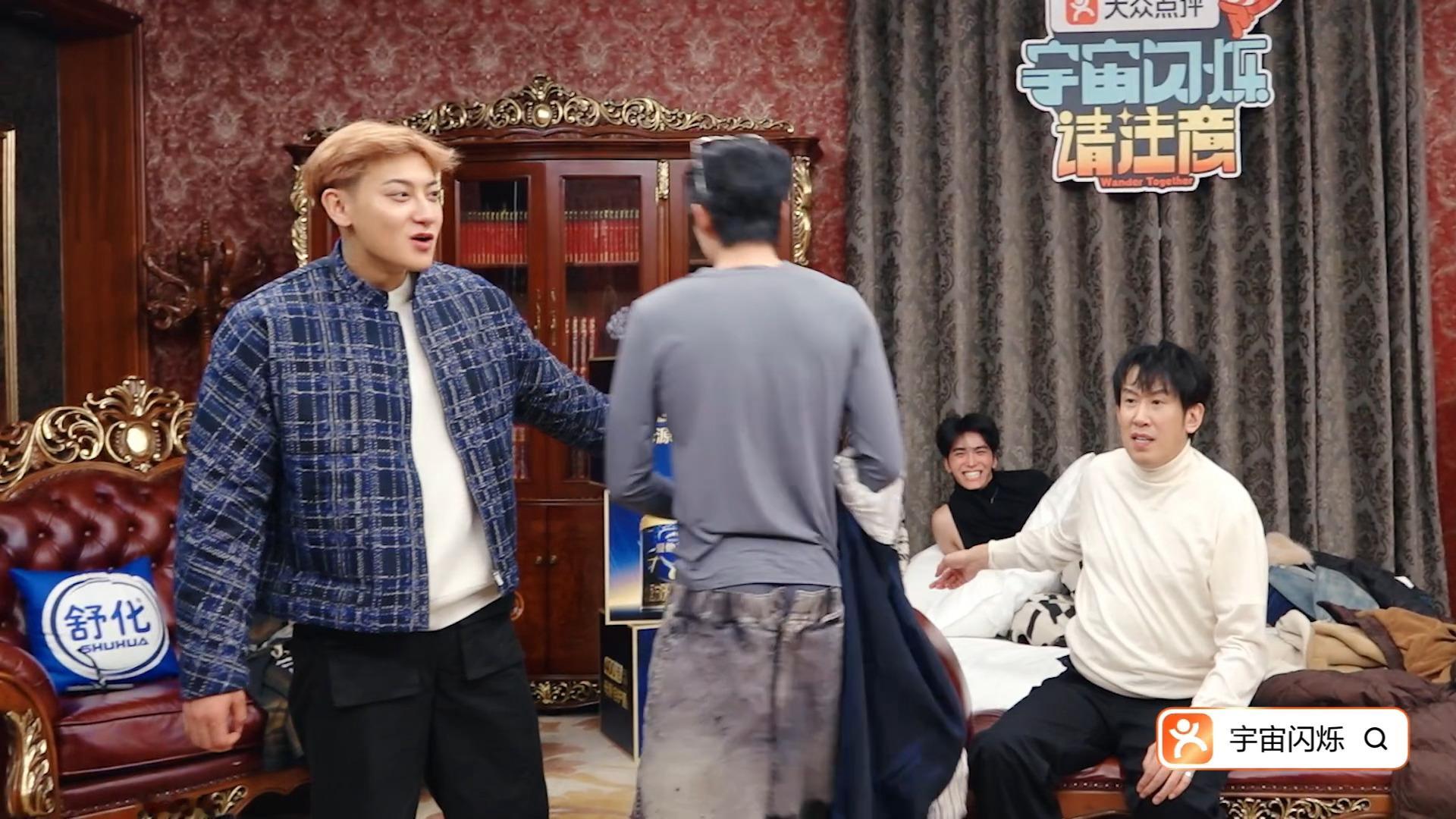 要不是屁屁翘这裤子就掉了 