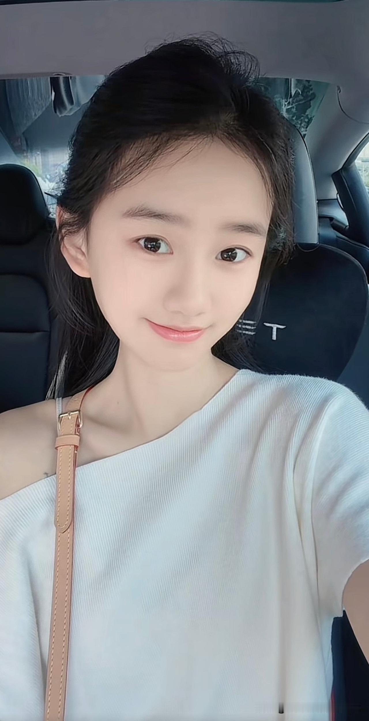 你还记得当年上初中时候的初恋吗？还记得她的模样吗？