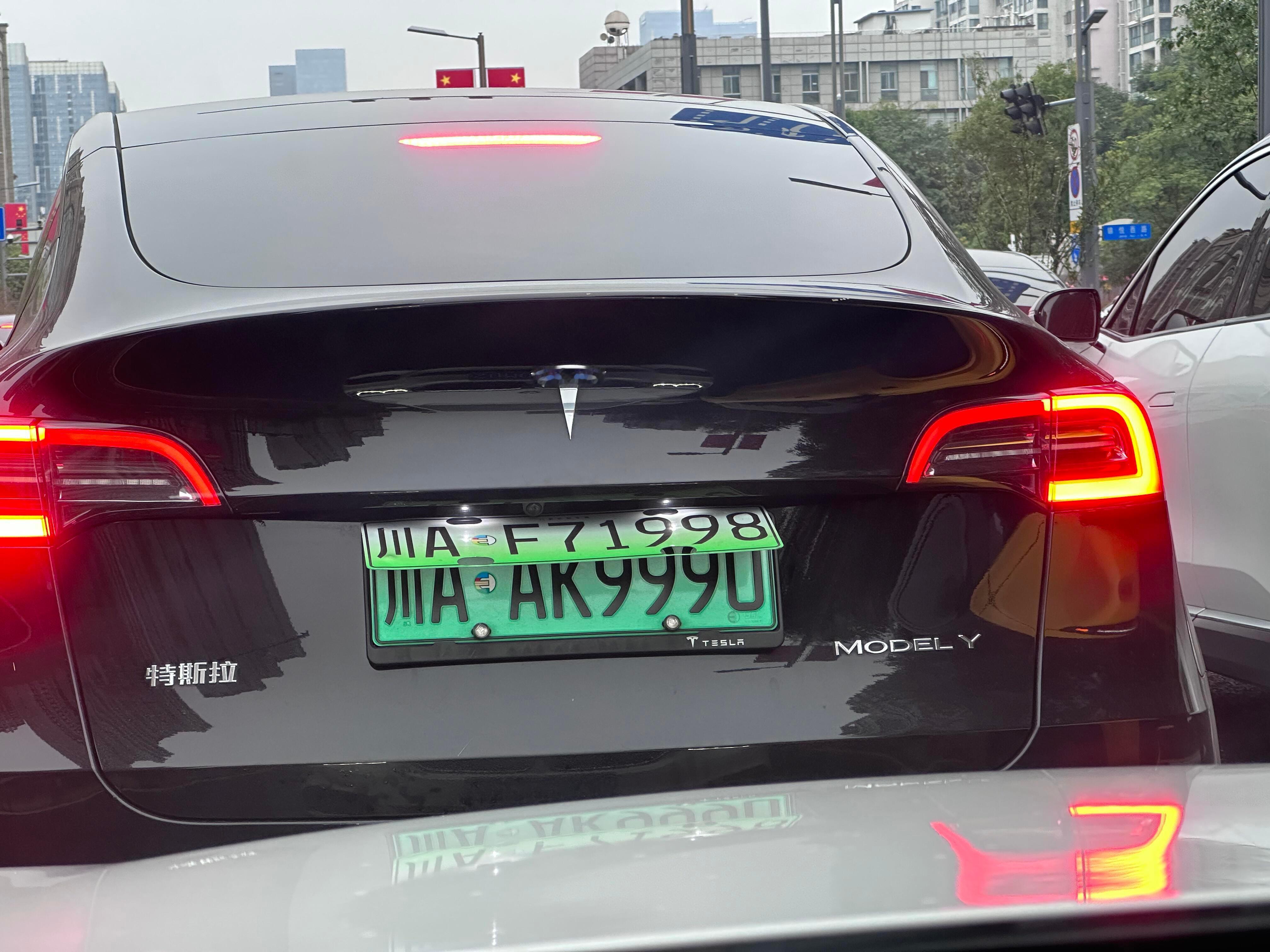 这也太不小心了…… ​​​