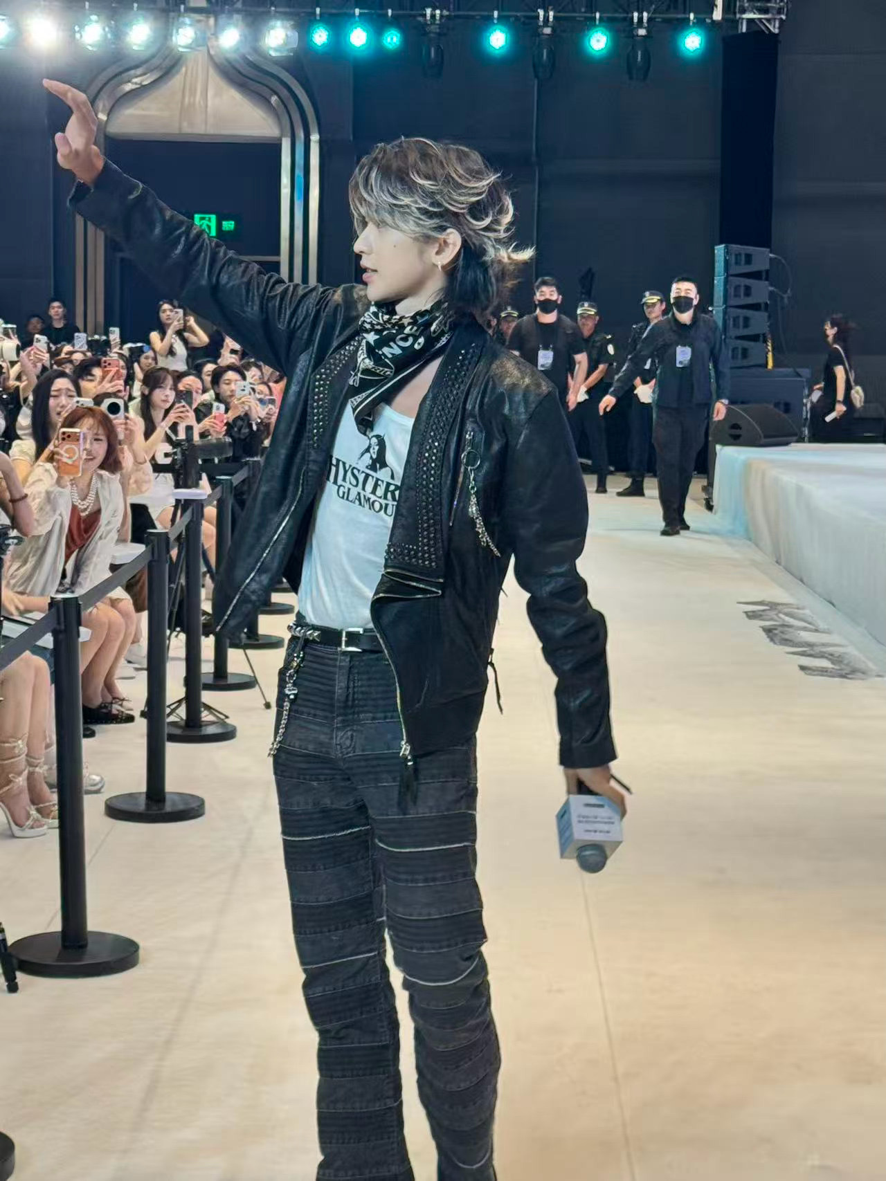 🖊< 20260626  蔡徐坤《KUN》珠海签售会 ③ > 🔹视频 ▪网页