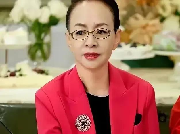 宋丹丹太懂人心了，这样的人谁不喜欢？所以再婚的男女都应该学习宋丹丹，相互付出，才