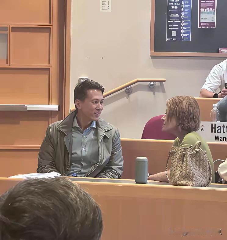 电视上看着一般般，真人巨帅？