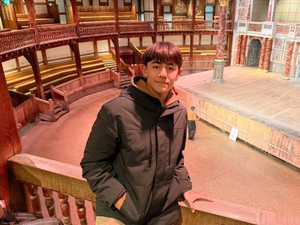 16岁诺一颜值说实话真的感慨万千，一晃当年《爸爸去哪儿》里灵气满满的小诺一，如今