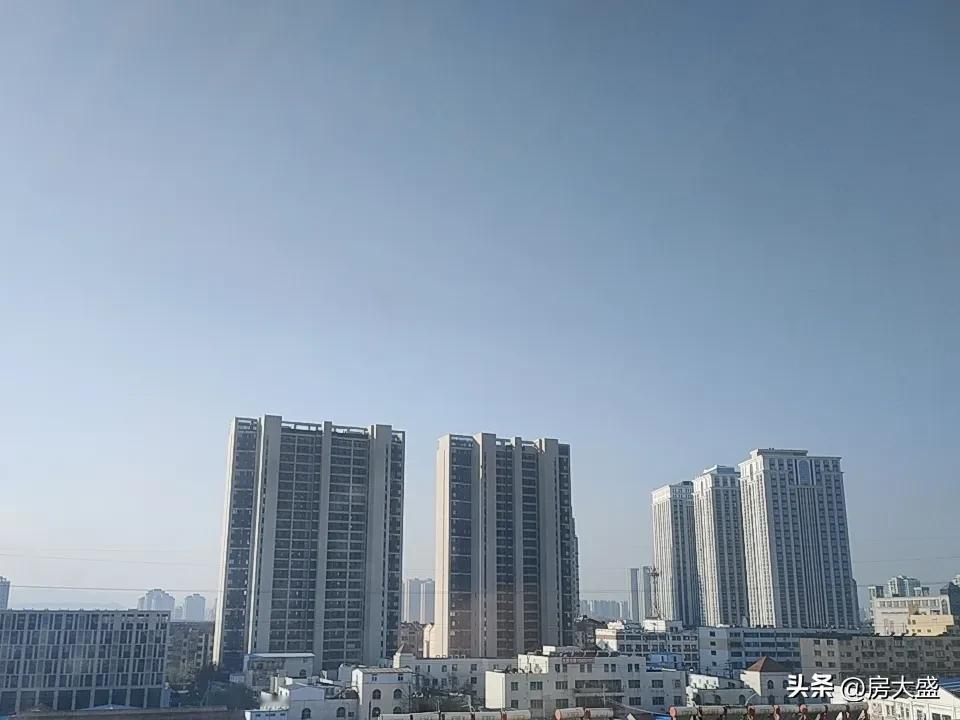 2024年以来房地产市场低迷，即便利好政策不断，大家买房热情还是不高。年轻人是重