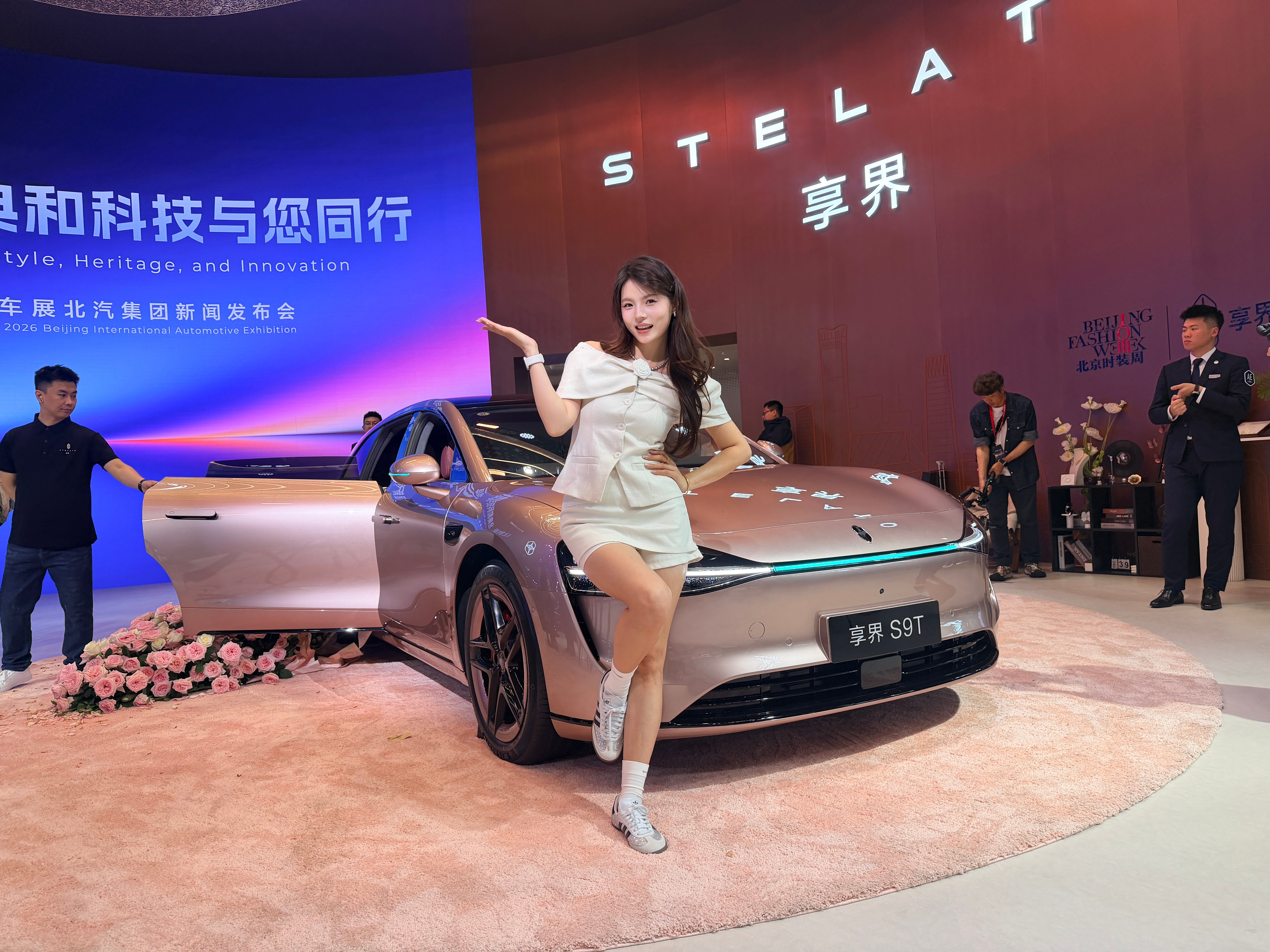 想分享车展照片手机里面全是封面北京车展 北京·中国国际展览中心顺义新馆