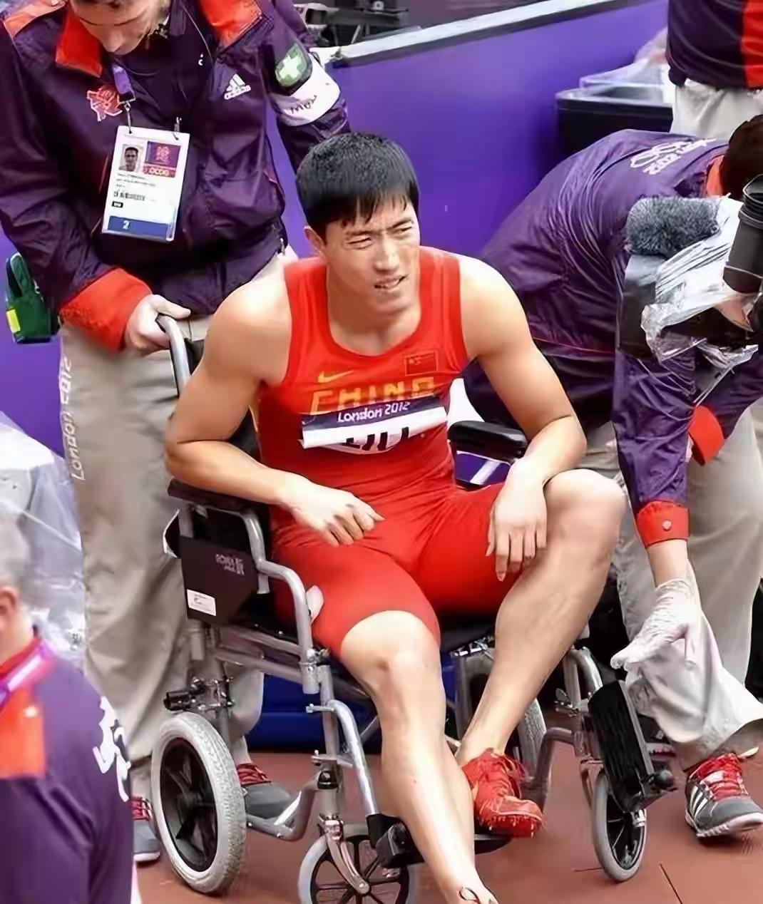 2026年8月26日，刘翔的发声让舆论炸锅。他在社交媒体问网友，面对体育局让买断