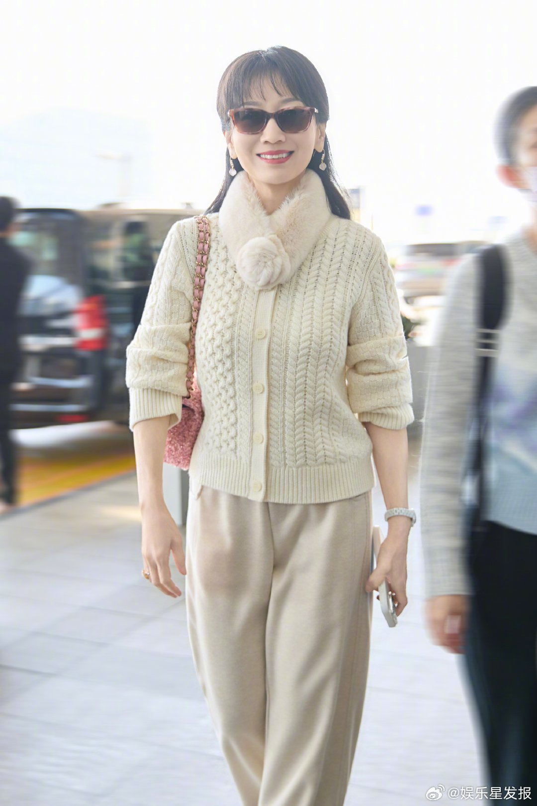 赵雅芝红包 以光芒，敬自己！过节好有仪式感，亲自发红包宠粉啦。这份礼遇是专属于大