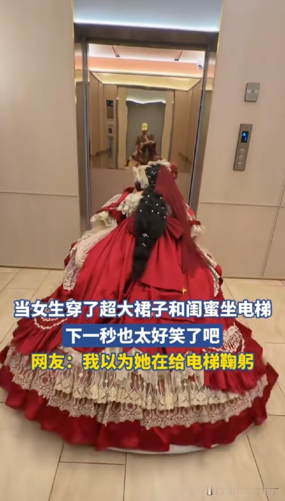 很多人觉得欧洲复古大蓬裙华丽又高贵，是极致浪漫时尚。
其实真相特别现实，跟美感毫