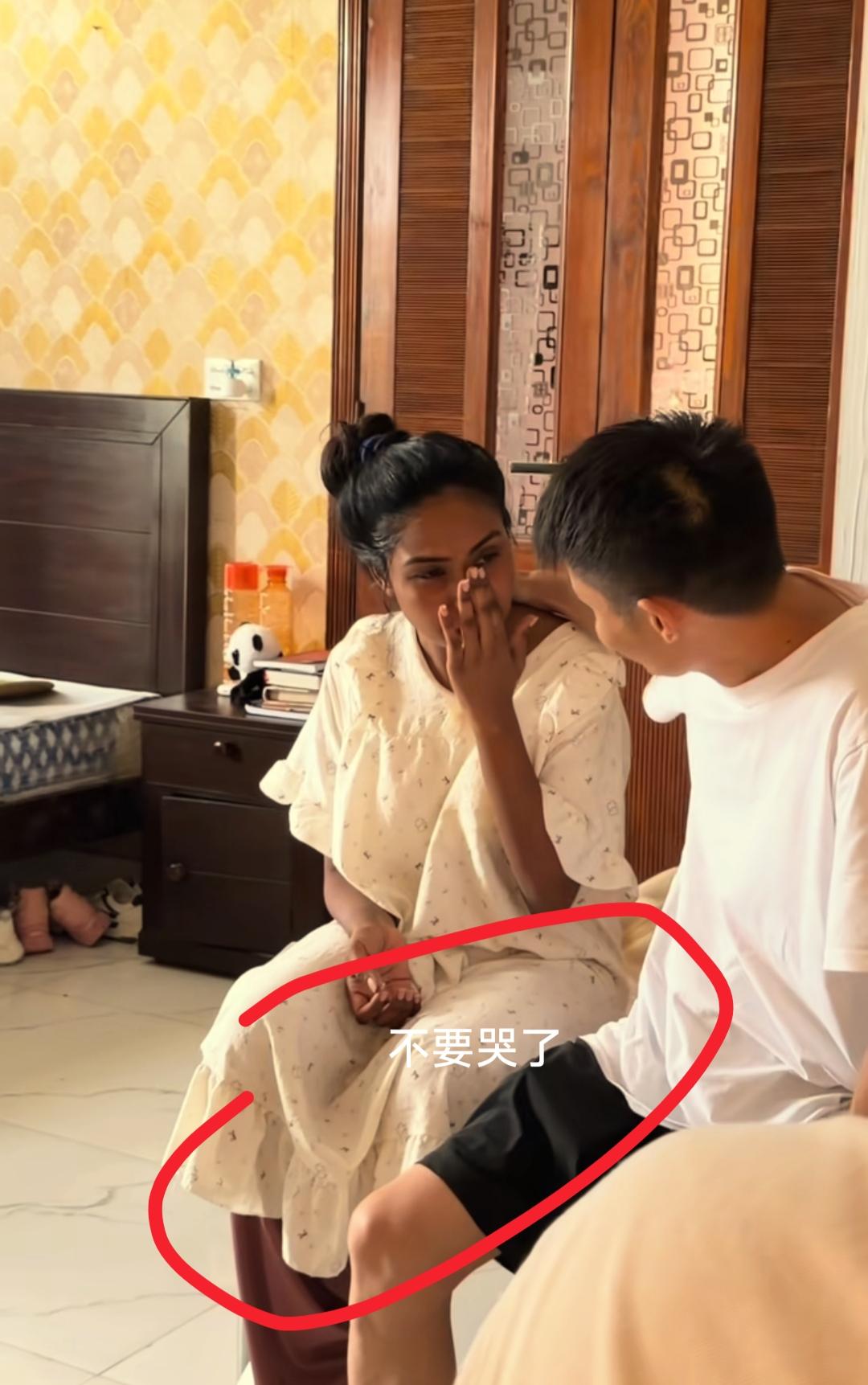 看到小军媳妇淡定整理材料，我忍了
看到老陆反倒佛系了，我也忍了
可是看到嘟嘟姐掉