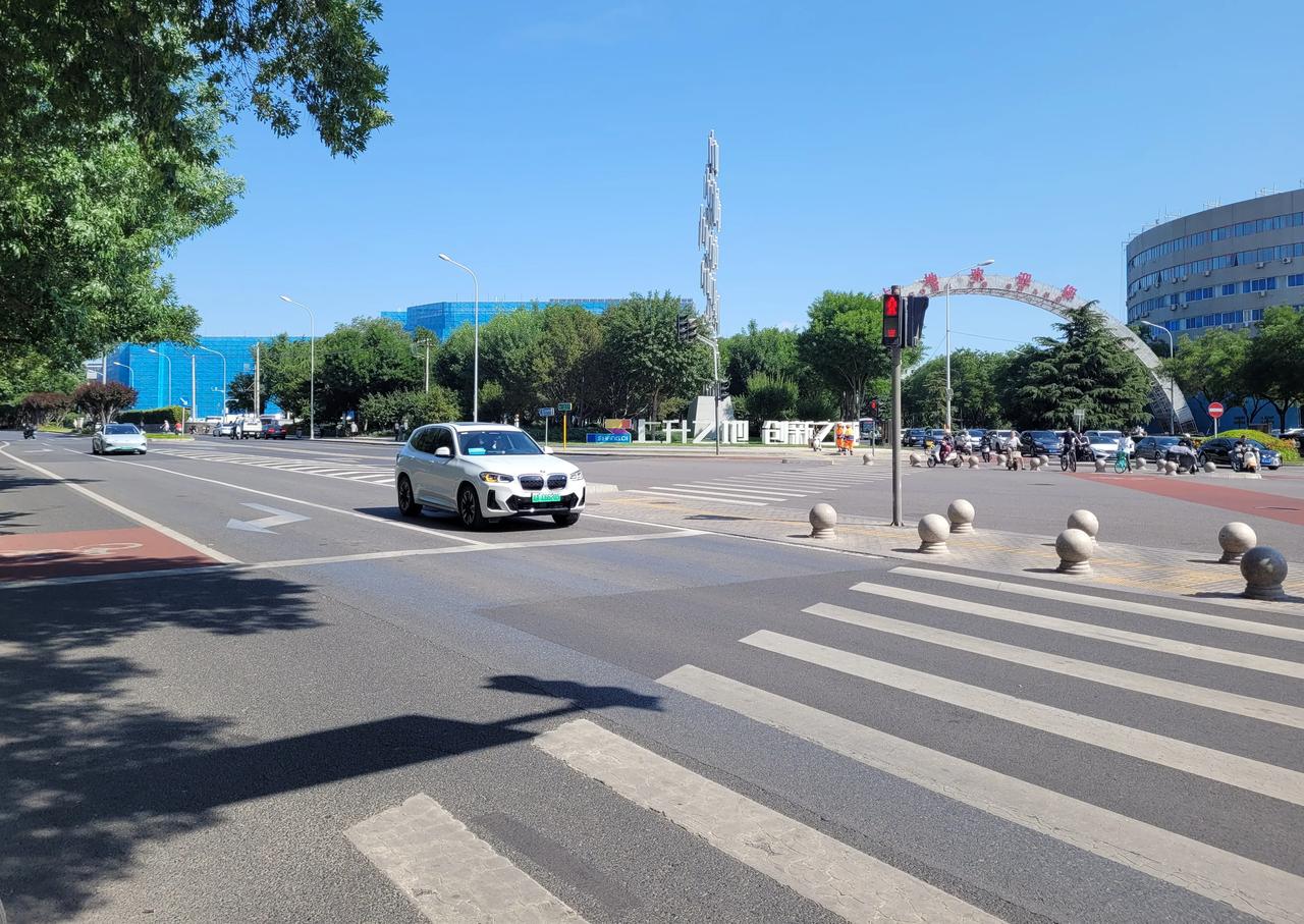 2025高考开始了：今日北京静悄悄！我们早晨出来，路上人少，车不多。到店里吃早餐