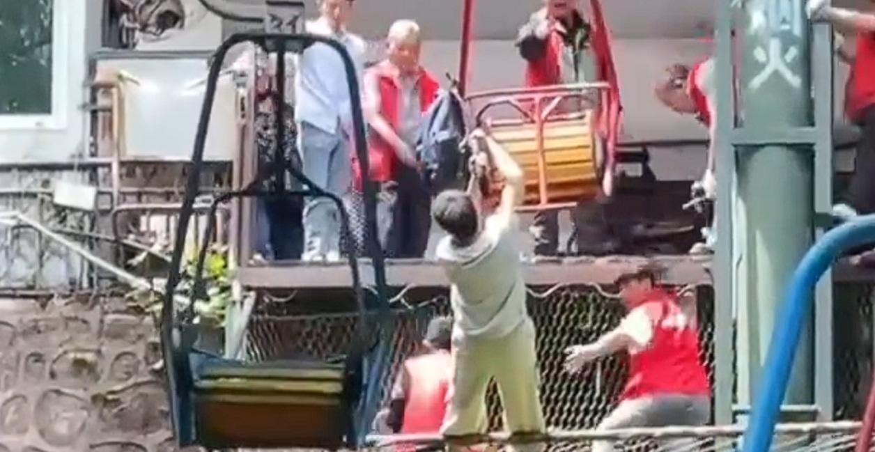🚨 惊魂一幕！西昌泸山索道游客坠落防护网，景区回应：人没事，将加强管理

缆车