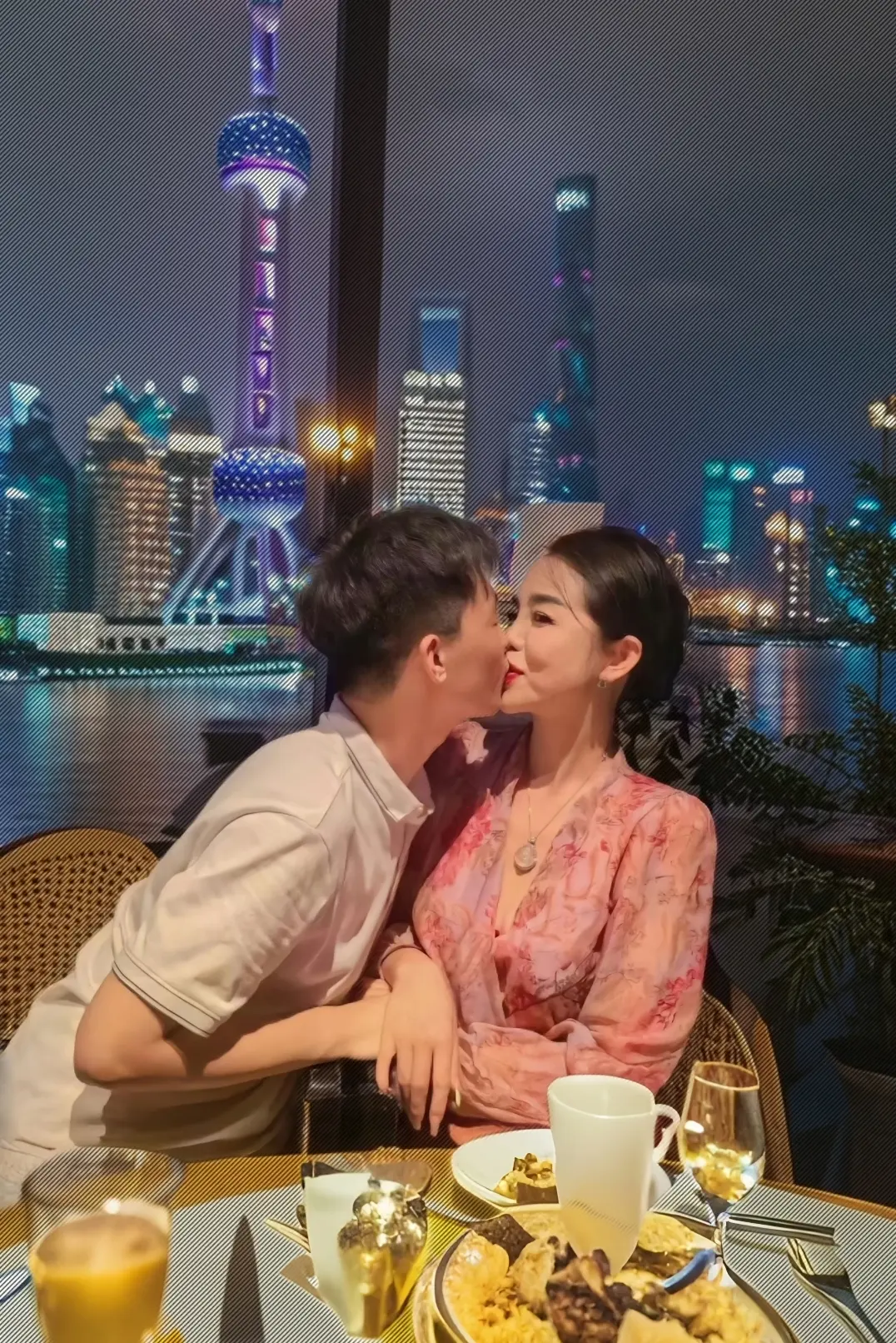 爱要大大方方 选择真的大于努力 爱情不分年龄 相爱就好