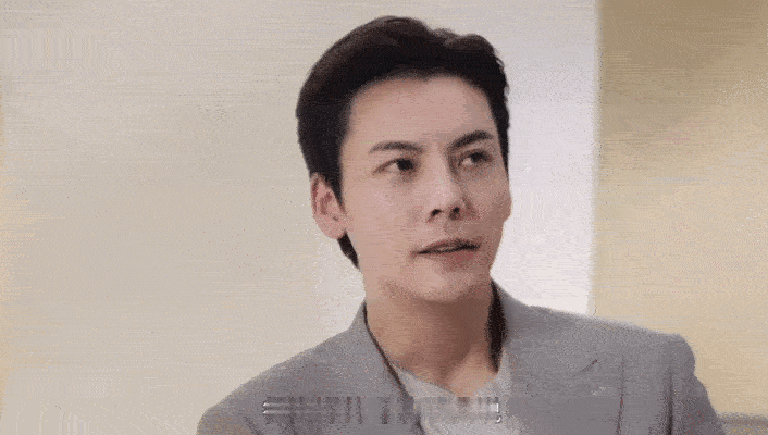 陈伟霆说40岁是人生第二个青春期杨澜对话陈伟霆，回望演艺路。二十几岁试镜碰壁满是