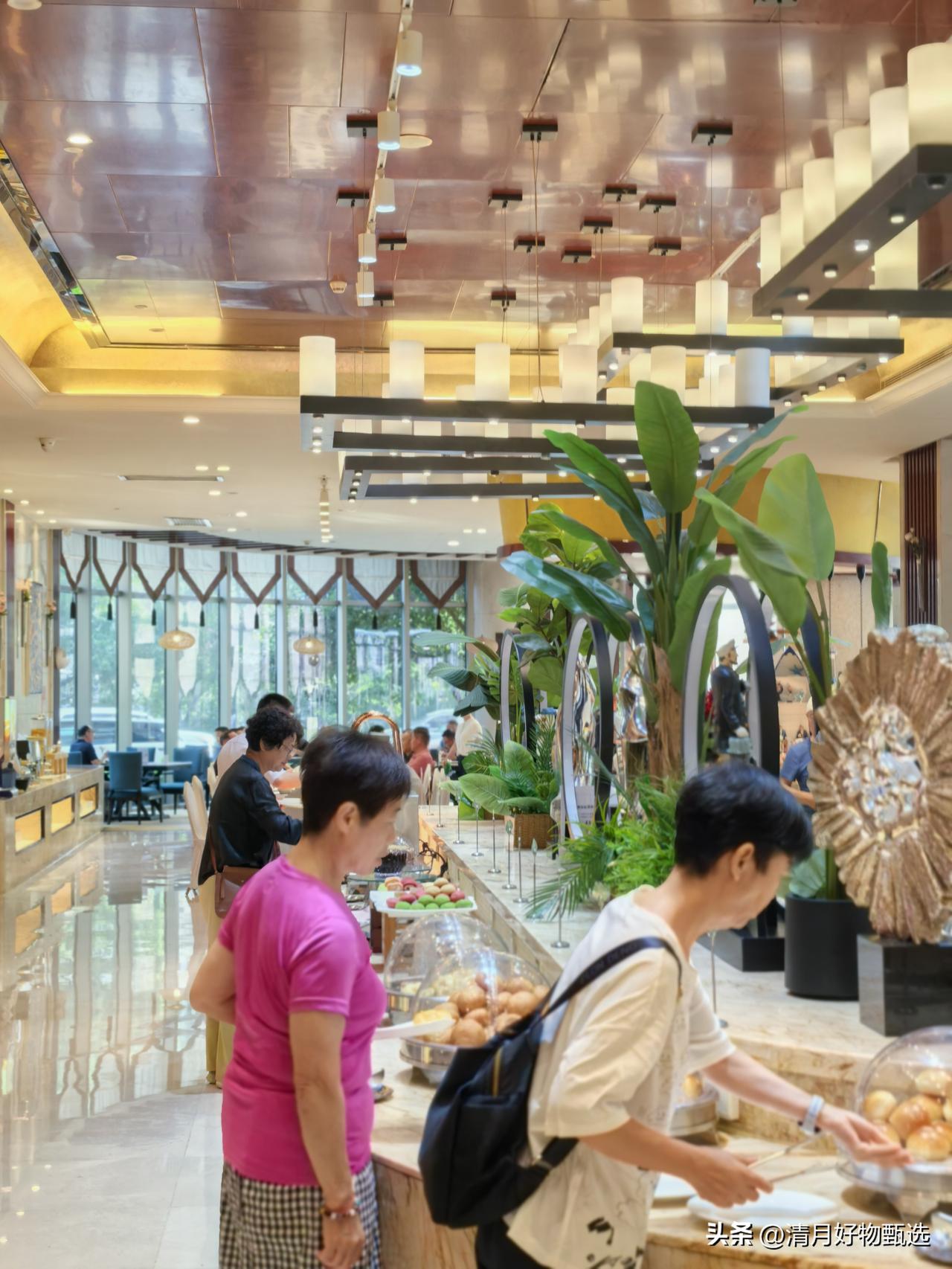 逛街放松心情，享受休息时间，真是个不错的选择！希望你今天逛得开心，买到心仪的东西