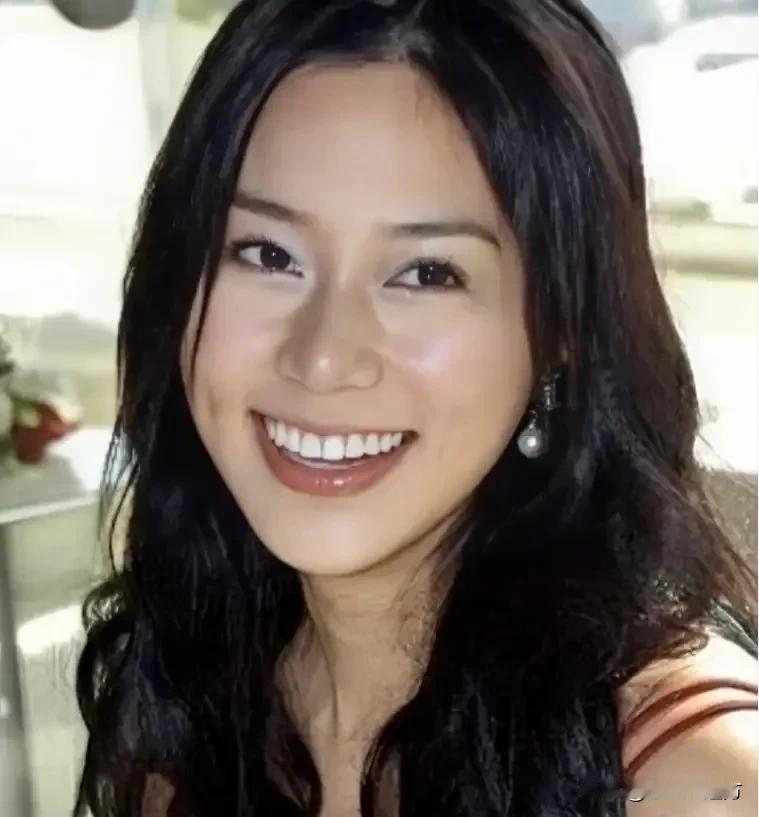 徐子淇这种脸型一看就是豪门儿媳妇标准 ​！