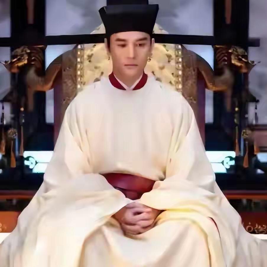 他在位42年从不杀文臣，驾崩后敌国皇帝为他建陵，千年香火不断
 
看到这话，估计