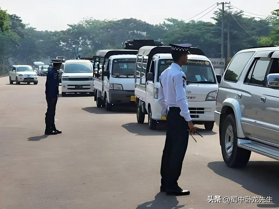 今天传来缅泰边境亚洲公路在关闭2年多之后突然重新开放的最新消息。缅泰边境亚洲公路