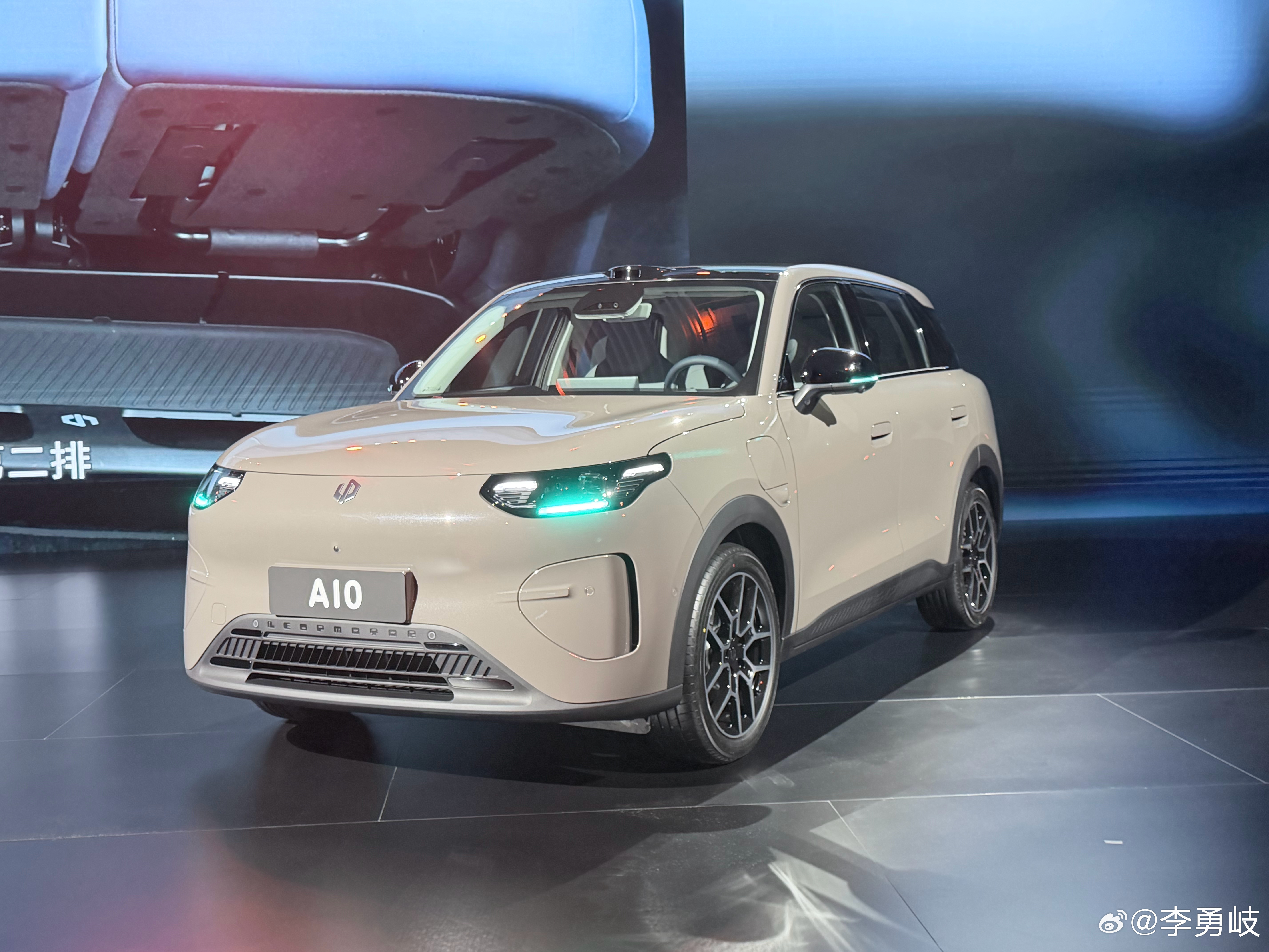 零跑A10上市即爆款：上周末大定订单破9000台！D19值得期待零跑A10 3月