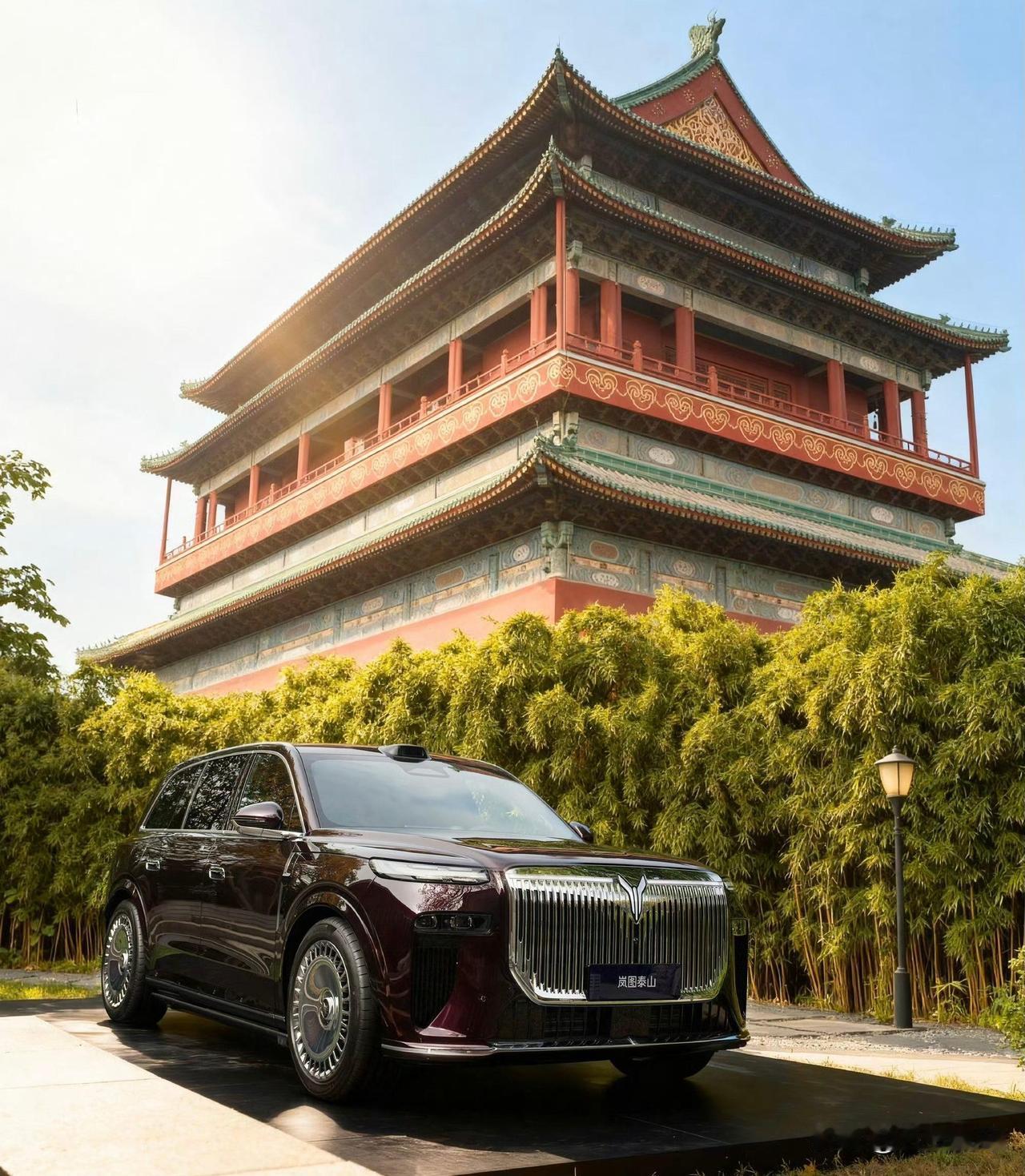 谁说大六座SUV只能当“移动保姆车”？岚图泰山偏要做全能玩家，把黑科技玩成生活彩