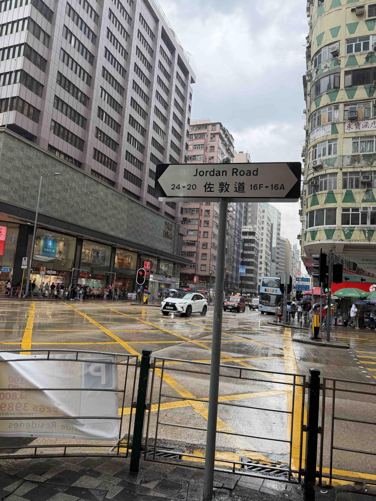 你听过最励志的一句文案是什么熬过无人问津的日子，才能拥抱诗和远方。