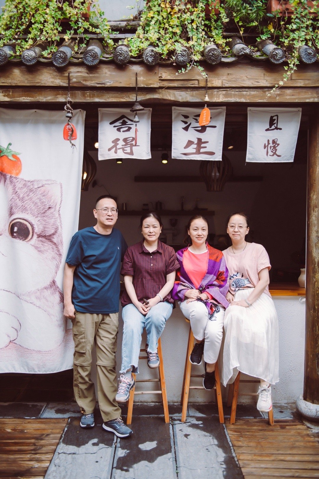 我在丽江做纯玩旅游12年，服务过上万个家庭，70%的顾客都是老顾客转介绍，很惭愧