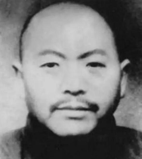 这位仁人志士每月捐赠新四军20万银元，李先念深感恩情，五十八岁却含冤离世！
19