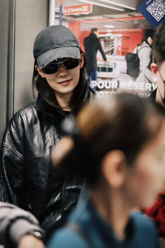 张小斐 危险迷人的都市女郎 谁懂啊！今天的张小斐直接从 “温柔斐妈” 切换成 “