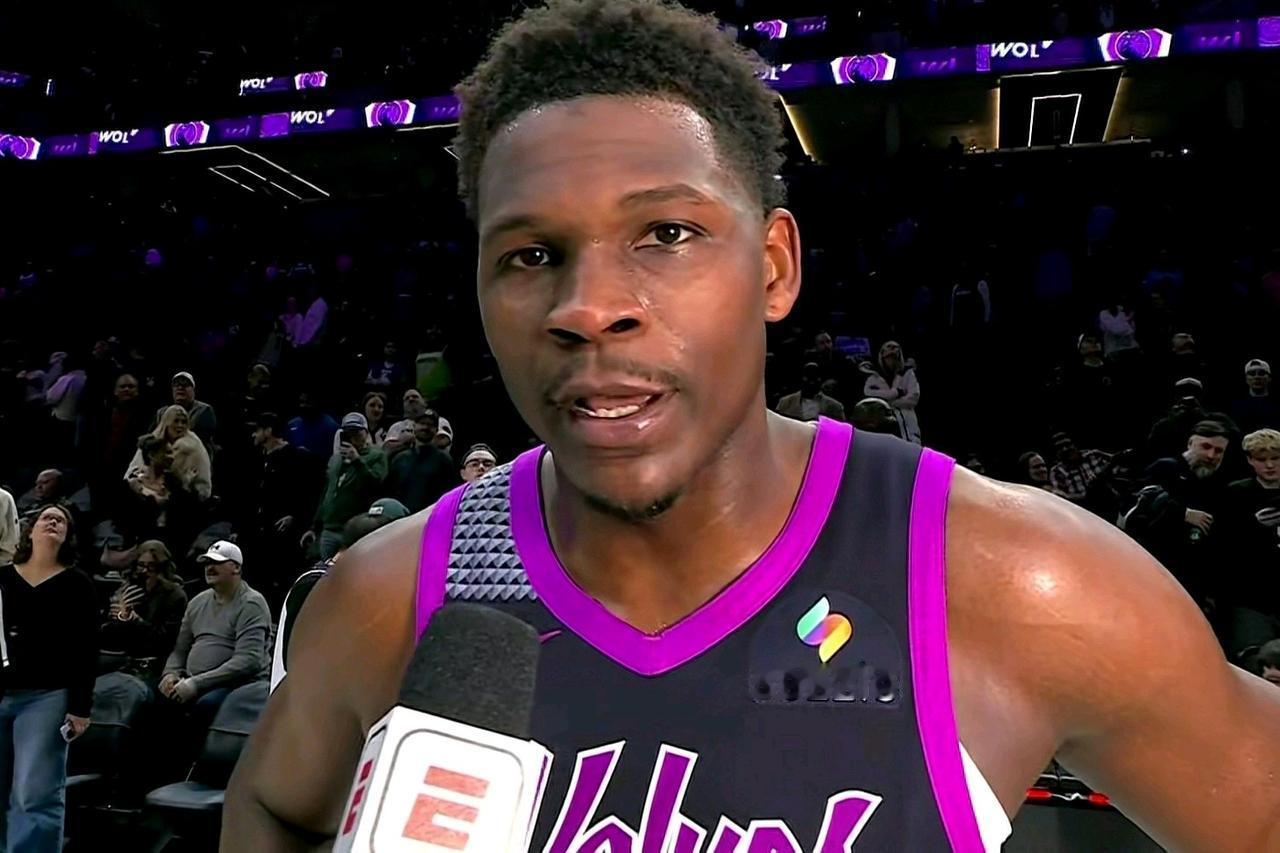 春风得意马蹄疾！狼王爱德华兹果然狂妄至极！在森林狼主场击溃独行侠豪取3连胜的比赛