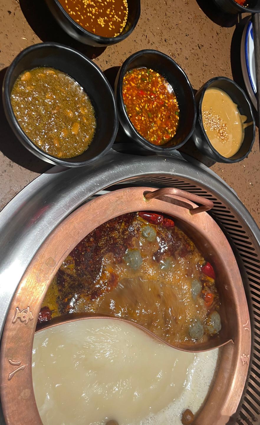 Z终于出差回来了！！！我走路都蹦着了，好开心！！！老婆们周末打算吃什么好吃的！？