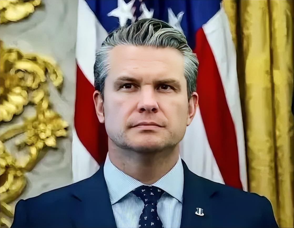 《纽约邮报》援引五角大楼知情人士爆料：防长赫格塞思因“极度担心”被特朗普解雇、为