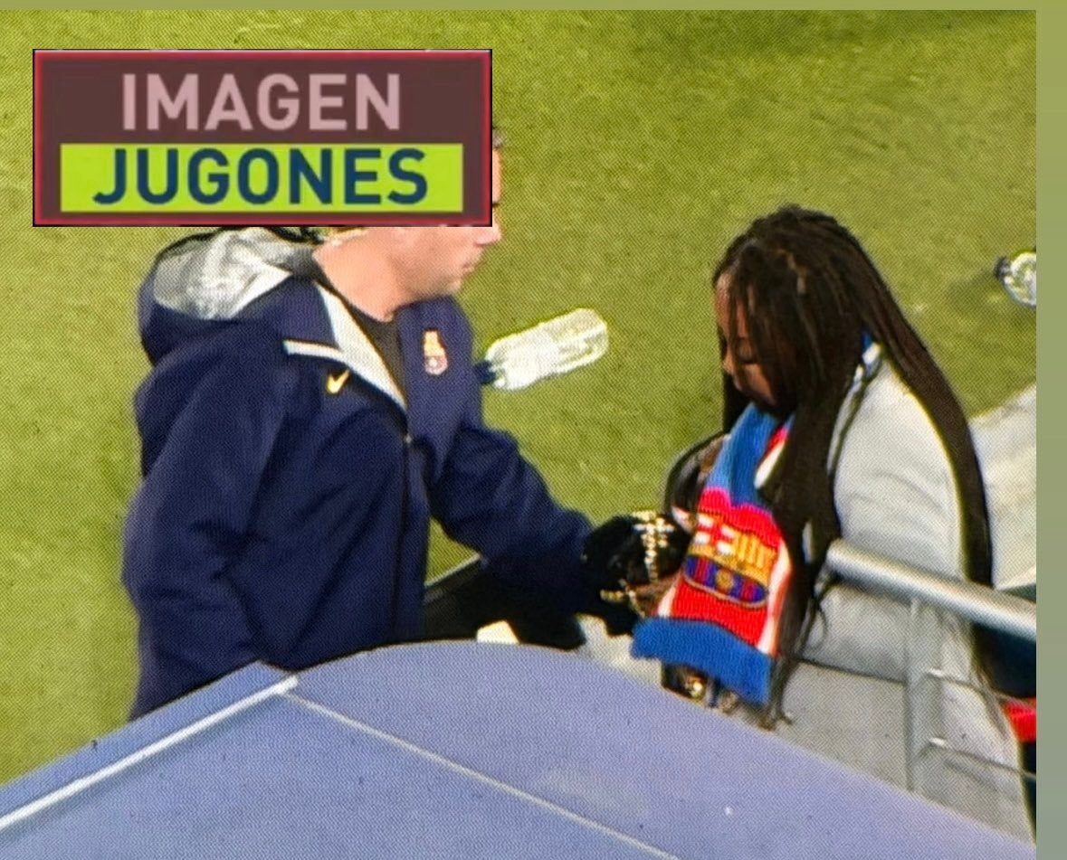 西班牙六台：亚马尔母亲在半场时到更衣室去看望受伤的儿子。初步检查显示股二头肌撕裂