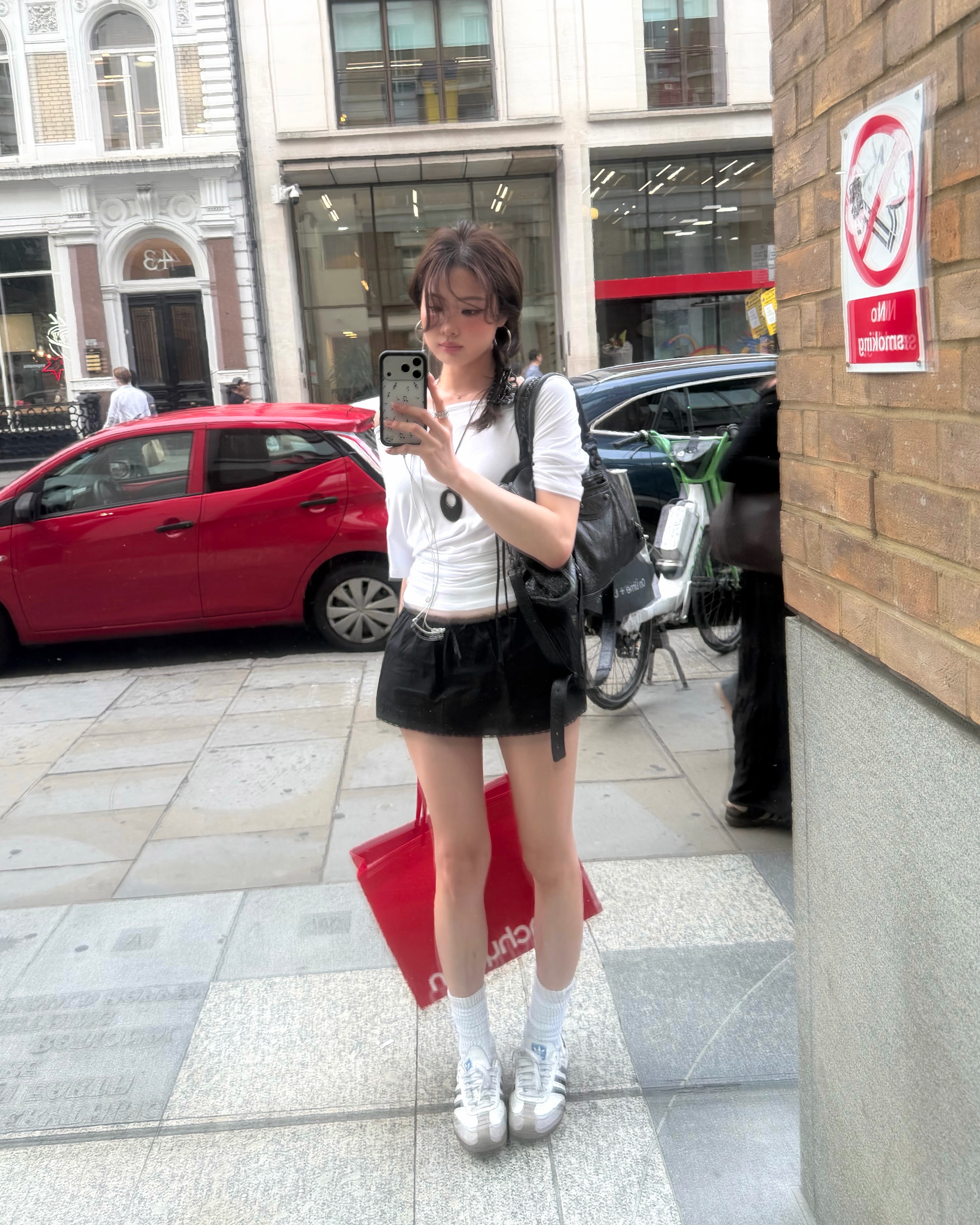 林俊熙近期穿搭 