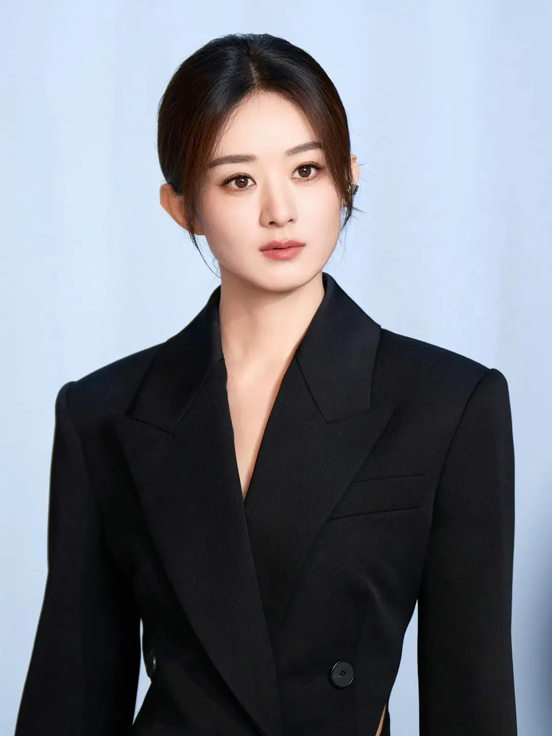 赵丽颖纪梵希最新物料，好美啊，五官好立体好高级