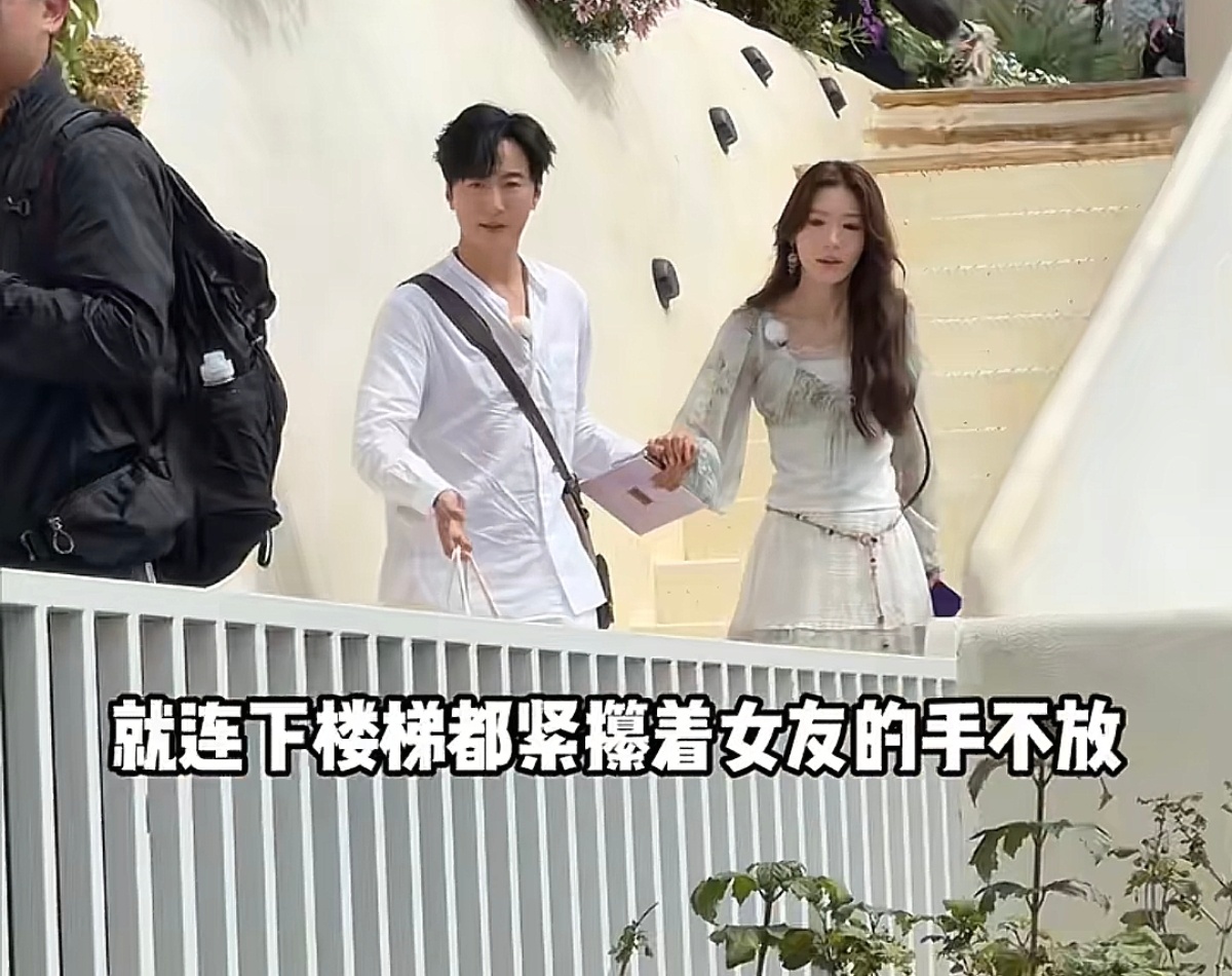 高梓淇恋情高梓淇和新女友，不过高梓淇和蔡琳都离婚5年多了，开始新生活也正常。 ​