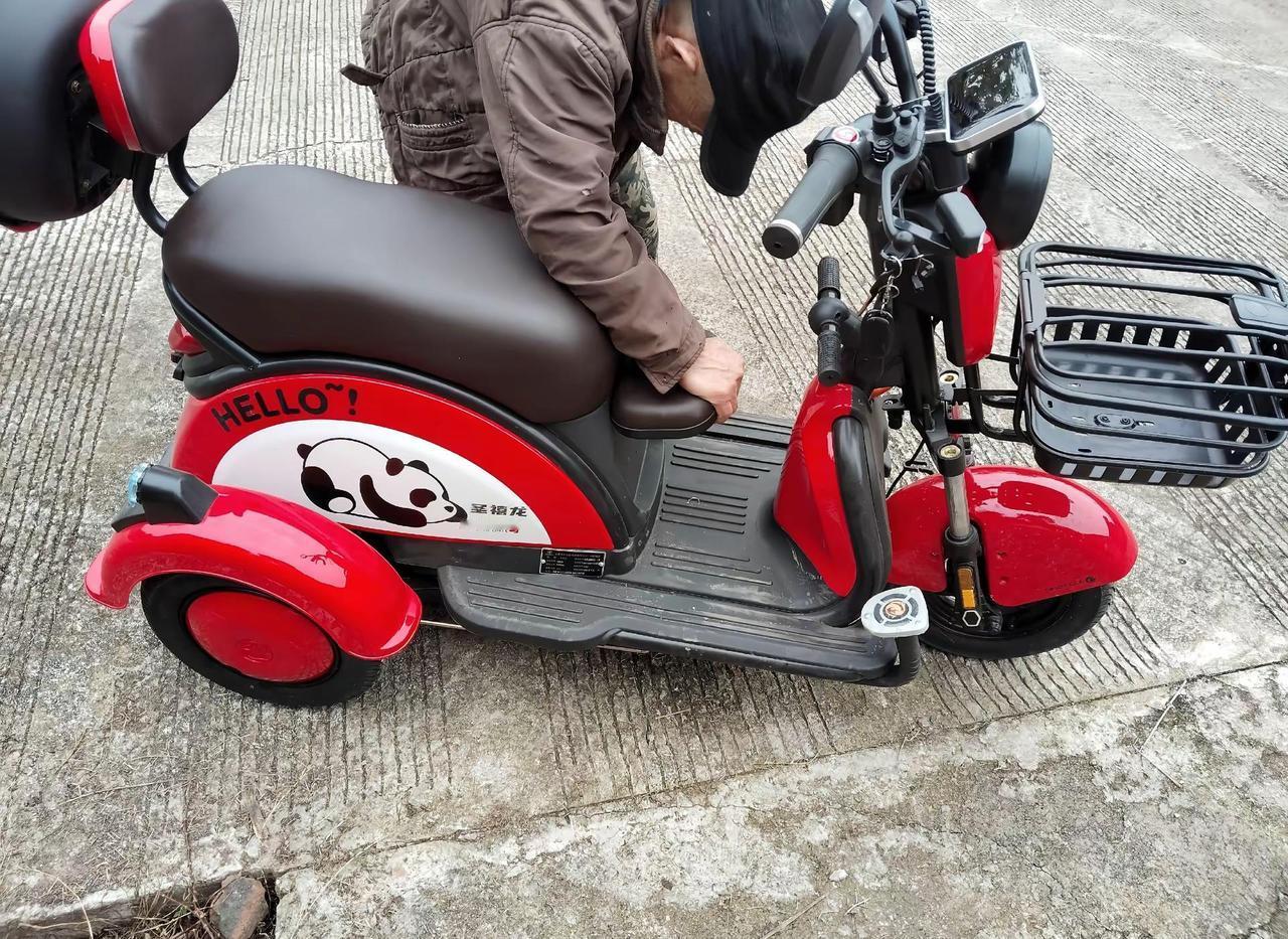 摩托车摩托车 摩托车摩托车 危险动作请勿模仿