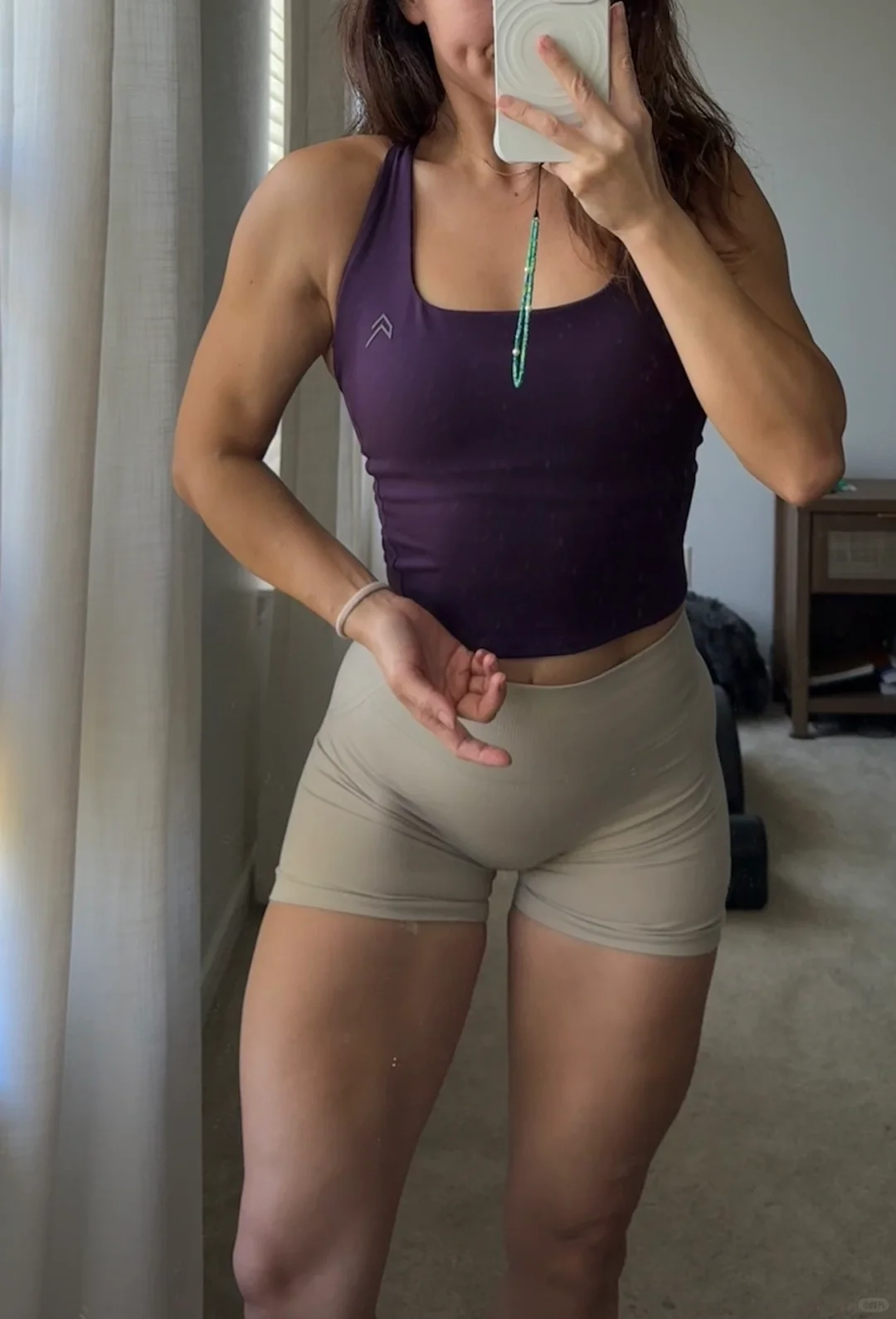 臀腿日，左滑看oner黑莓紫可盐可甜