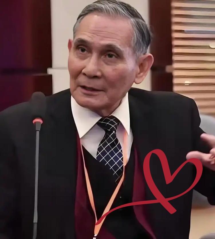 他裸捐给国家2000亿，96岁去世时享受国葬规格，儿子却开出租谋生，这位被誉为“