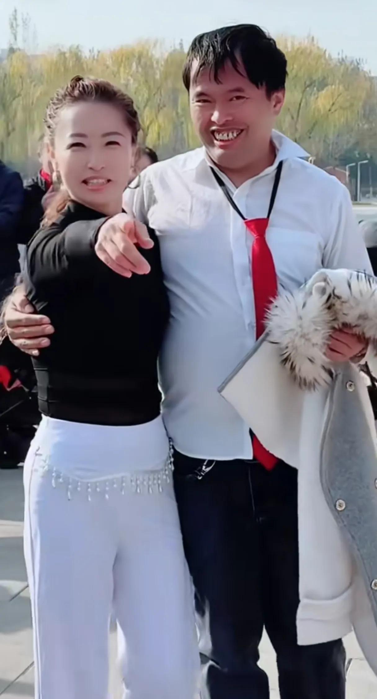 贵圈儿真乱。真应了相声里的那句话:他和她，她和他，今天他娶了他的她，明天他又娶了