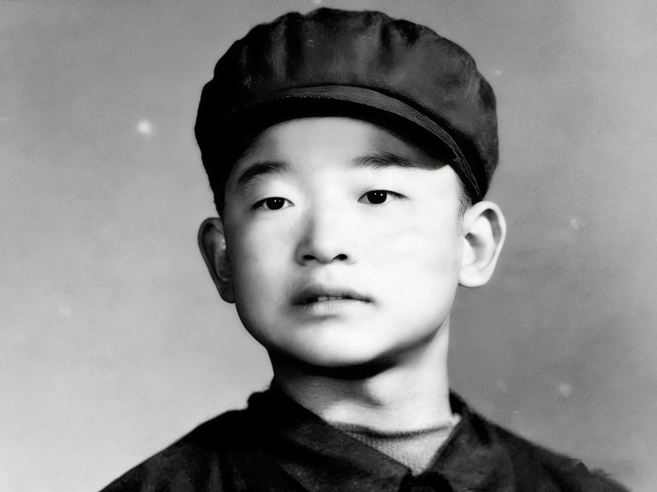 热血少年！台湾初中生校内贴五星红旗喊“中国万岁”，国台办回应

初中生爱国 初中