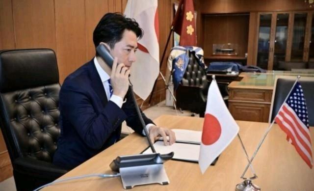 嘴脸难看！高市爪牙小泉进次郎疯狂反华，中方8字回应直击要害
 
山本太郎的发言令