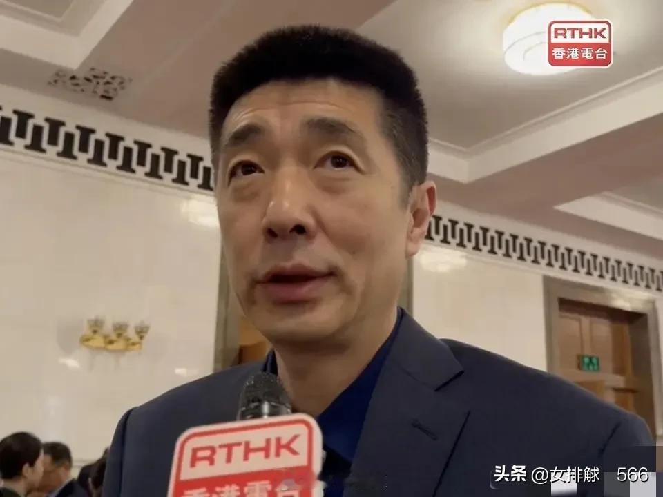 蔡斌再遇信任危机
       去年蔡斌率领的中国女排参加了在宁波举行的巴黎奥运