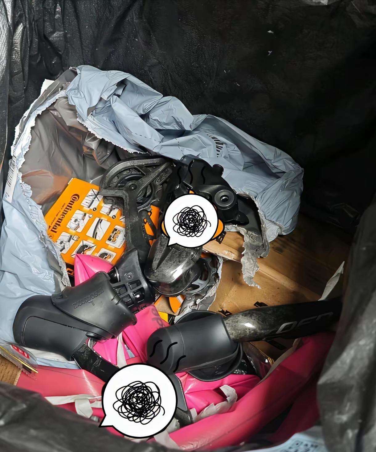 出门倒垃圾，垃圾桶里看到的，这是什么东西，看着还挺新的，为什么要扔掉？