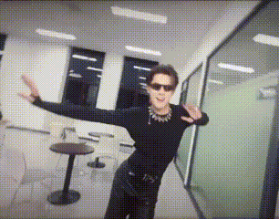 王鹤棣这是怎么了 😳扑了一部电影不至于吧 