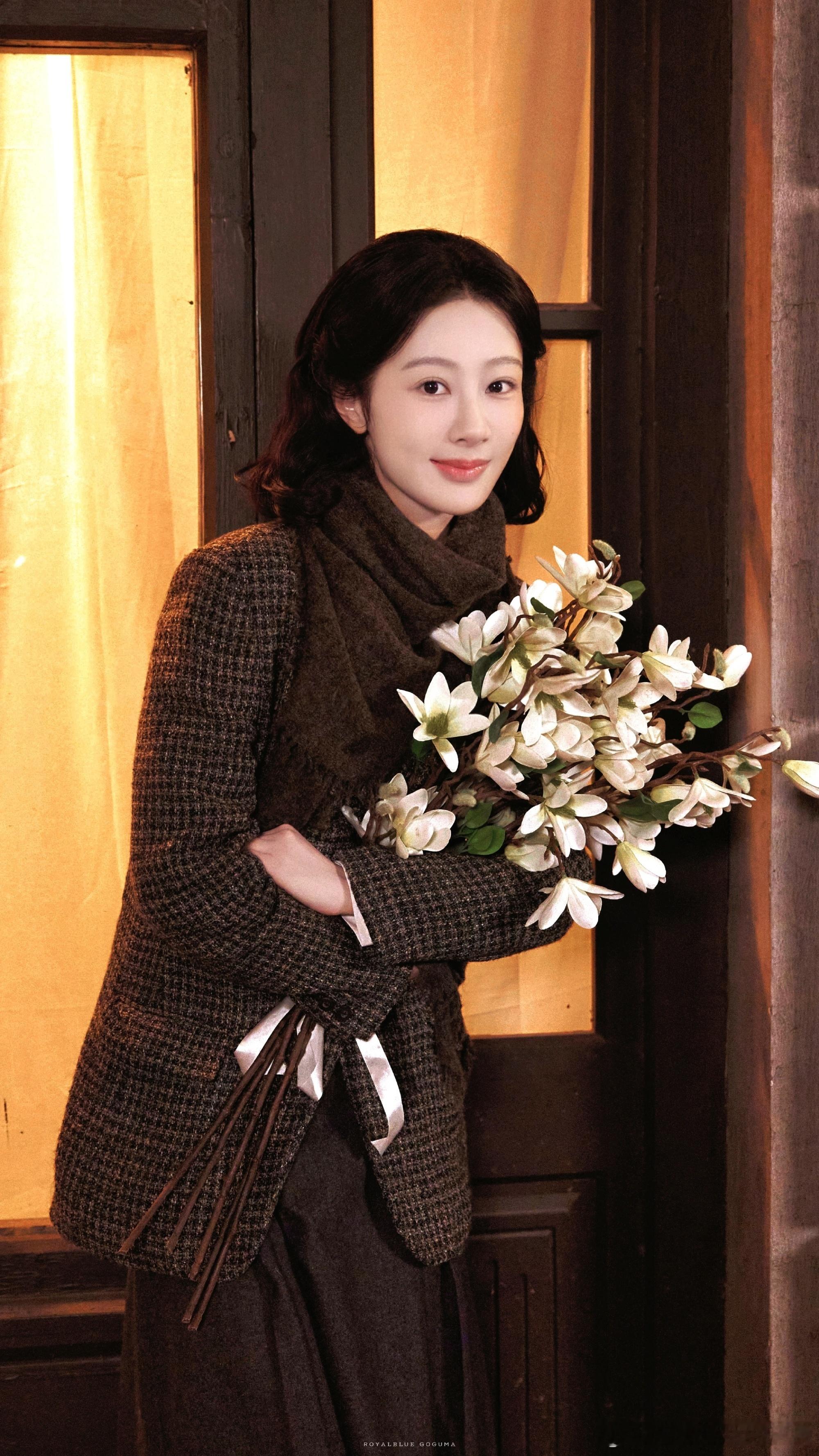 杨紫 yz杨紫董竹君 yz杨紫玉兰花开君再来  “蜚语流言毁清誉，深渊之下总有星